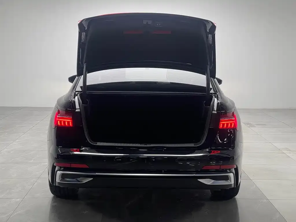 Audi A6L 2025 из CN, фото 2