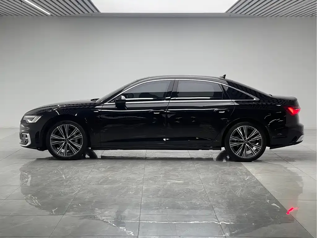 Audi A6L 2025 из CN, фото 3