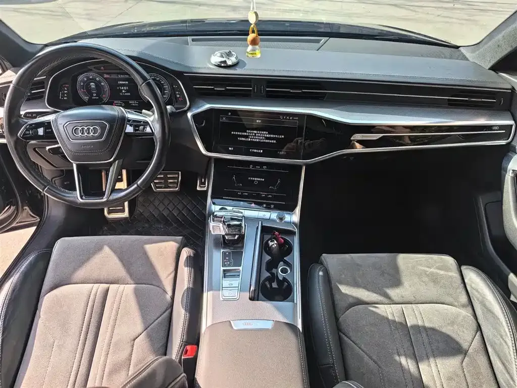 Audi A6L 2023 из CN, фото 4