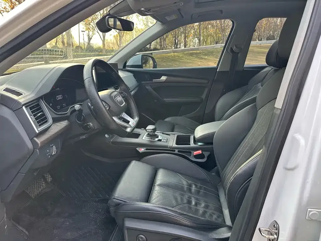 Audi Q5L 2022 из CN, фото 7