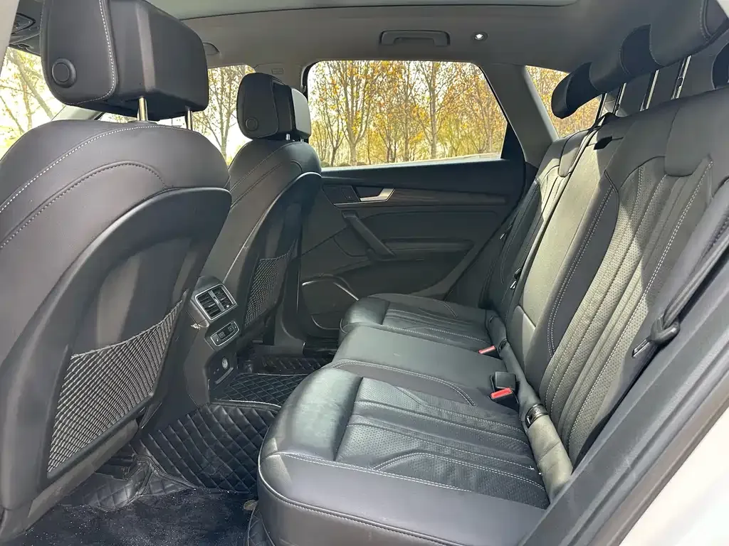 Audi Q5L 2022 из CN, фото 5