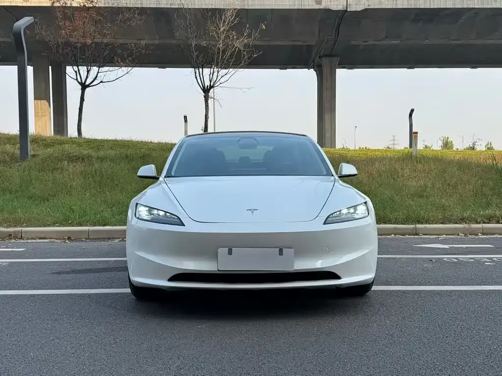 Tesla Model 3 2025 из CN, фото 2