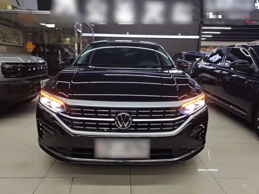 Volkswagen Passat 2023 из CN, фото 2