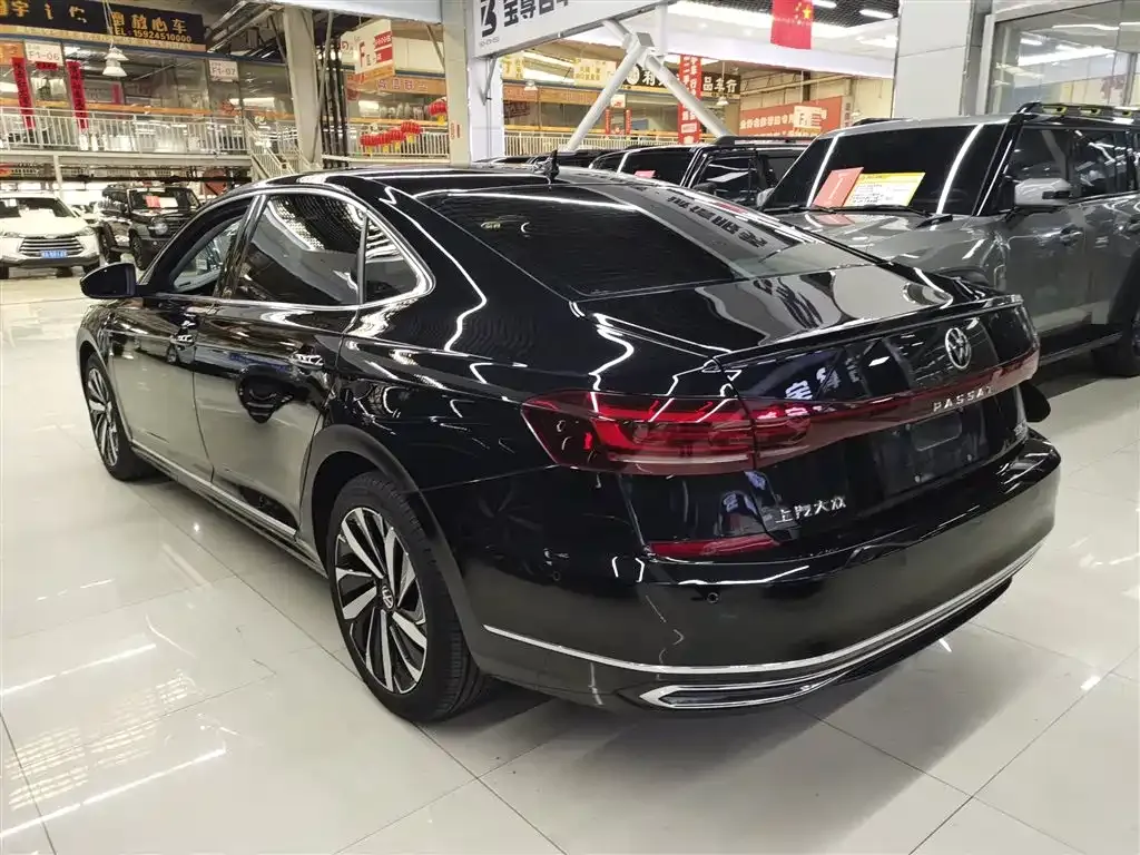 Volkswagen Passat 2023 из CN, фото 4