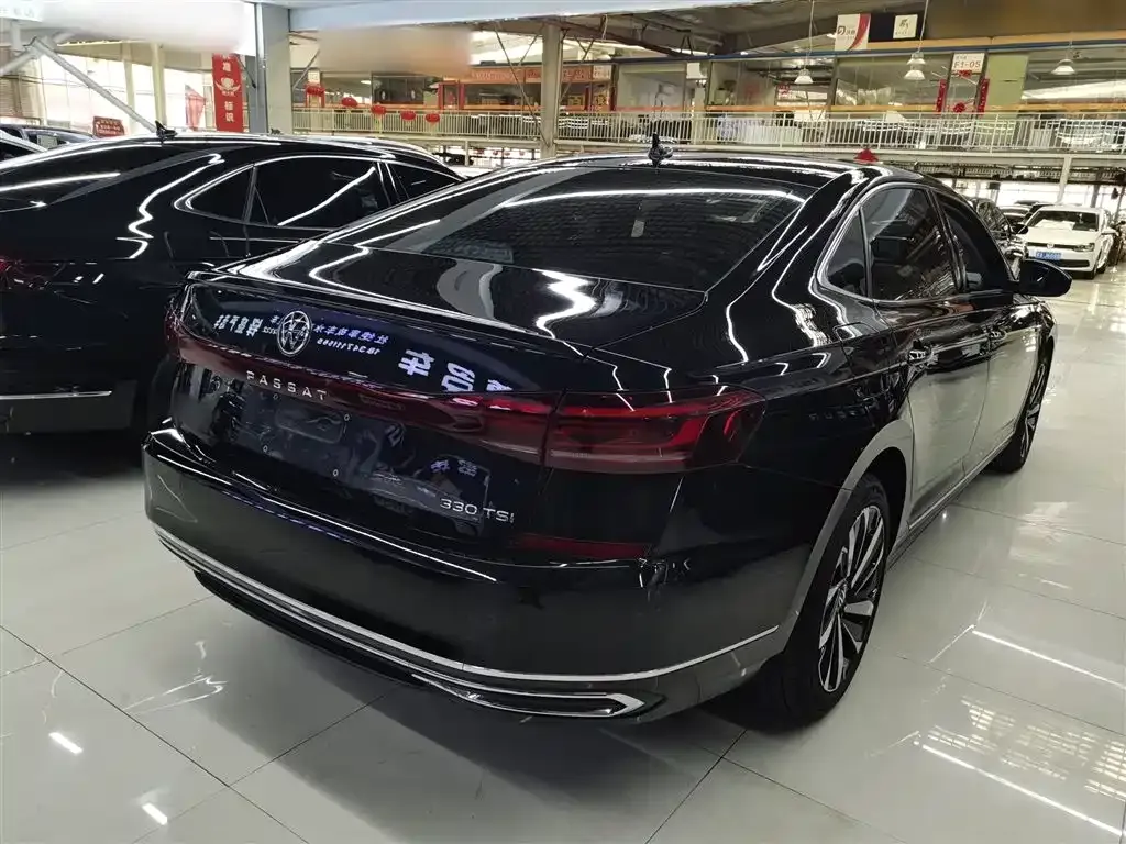 Volkswagen Passat 2023 из CN, фото 7