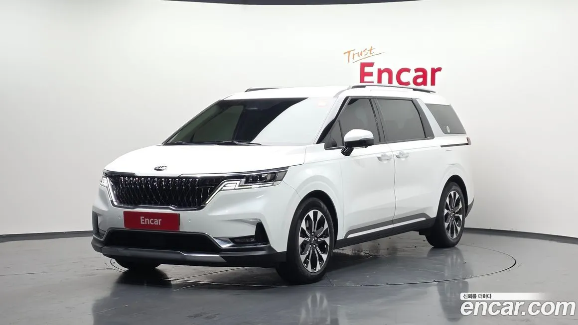 Kia Carnival — фото 1