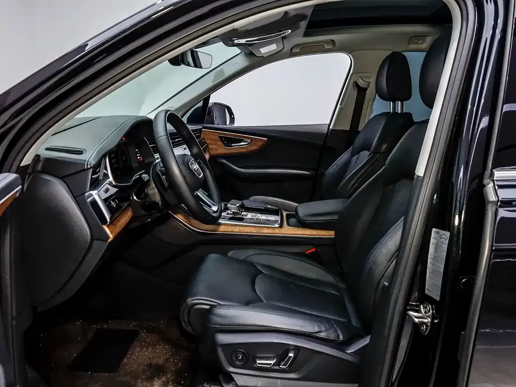 Audi Q7 2023 из CN, фото 10