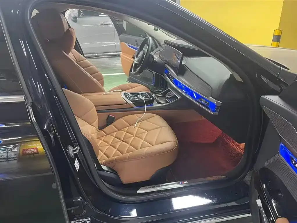 BMW i7 2023 из CN, фото 10