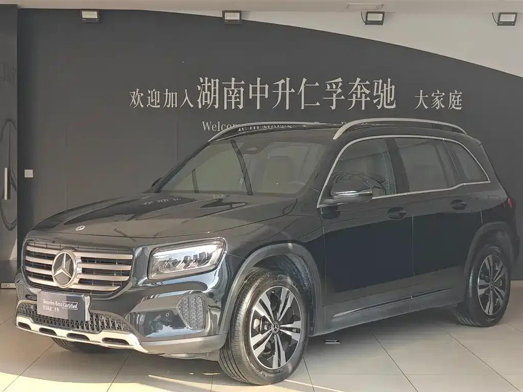 Mercedes-Benz GLB — фото 1