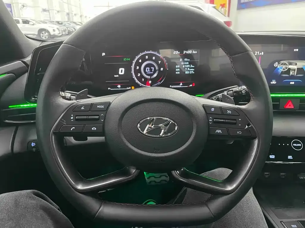 Hyundai Elantra 2023 из CN, фото 7