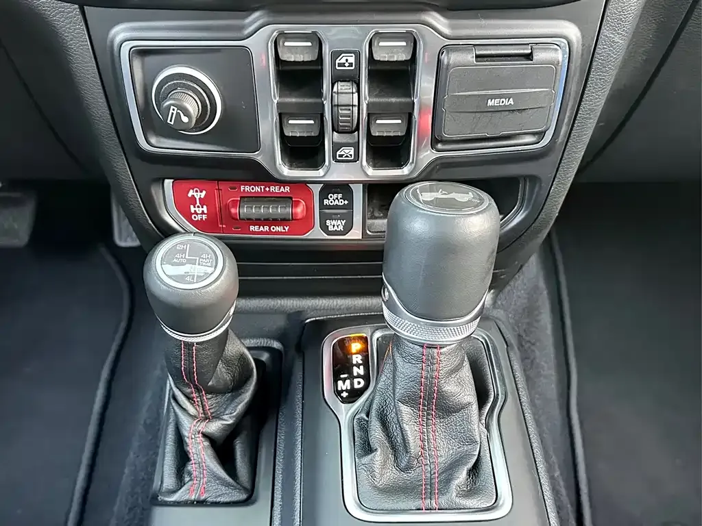 Jeep Wrangler 2022 из CN, фото 2