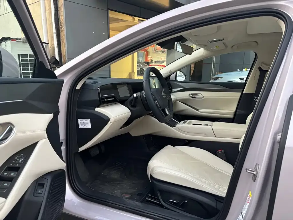 BYD Qin L 2025 из CN, фото 4