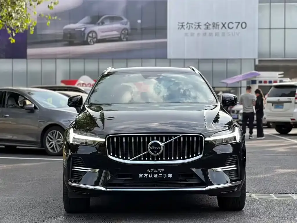 Volvo XC60 PHEV — фото 2