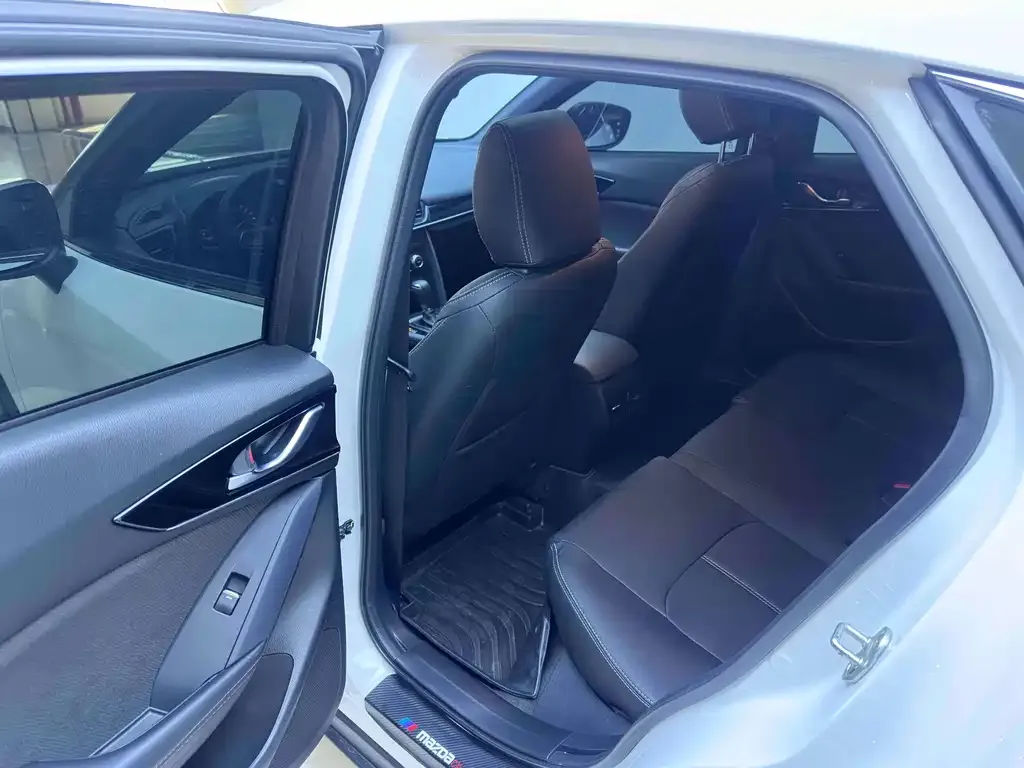 Mazda CX-4 2023 из CN, фото 7