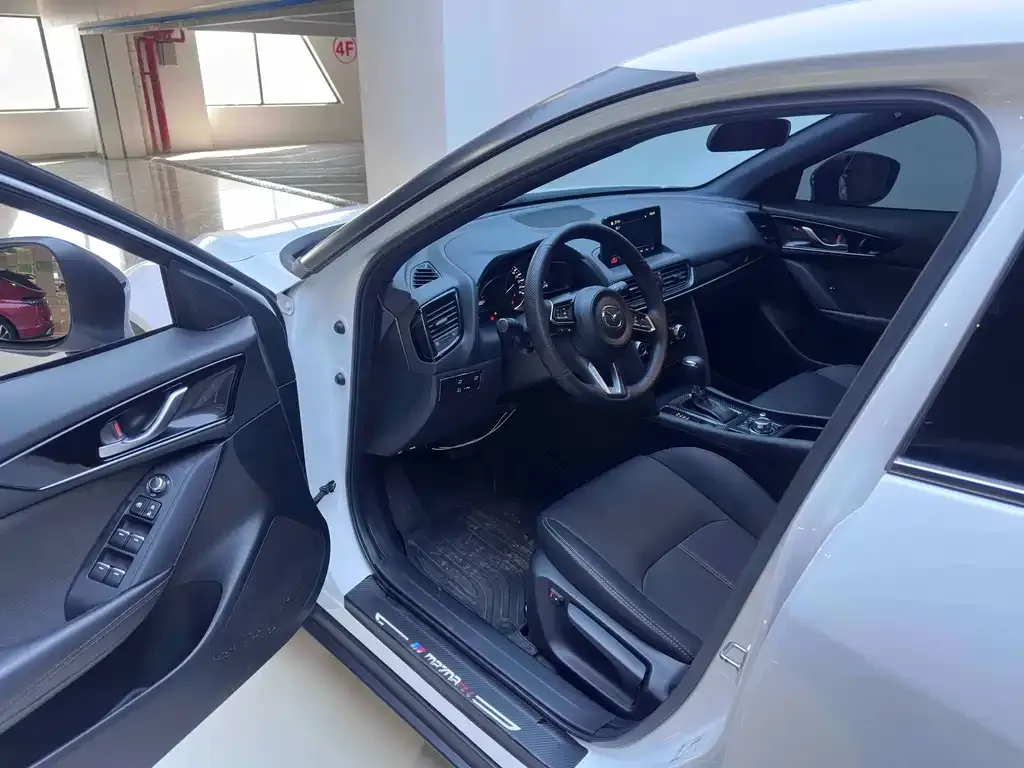 Mazda CX-4 2023 из CN, фото 9