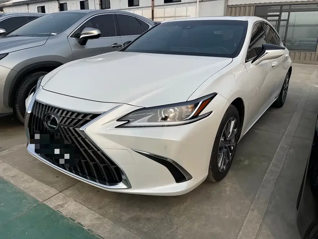 Lexus ES 2023 из CN, фото 1