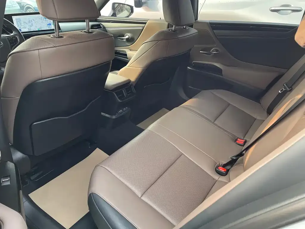 Lexus ES 2023 из CN, фото 7