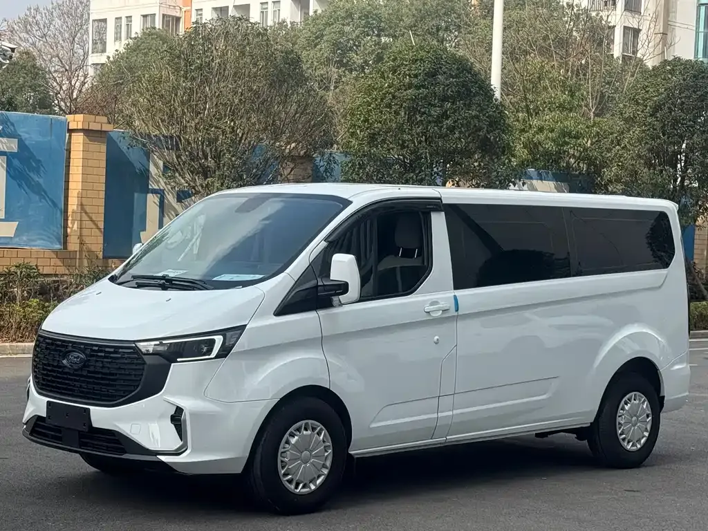 Ford Transit 2023 из CN, фото 1