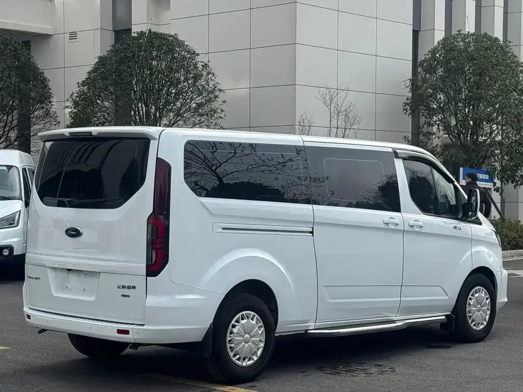 Ford Transit 2023 из CN, фото 9