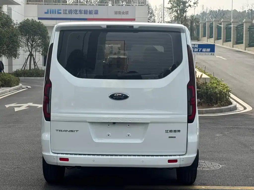 Ford Transit 2023 из CN, фото 4