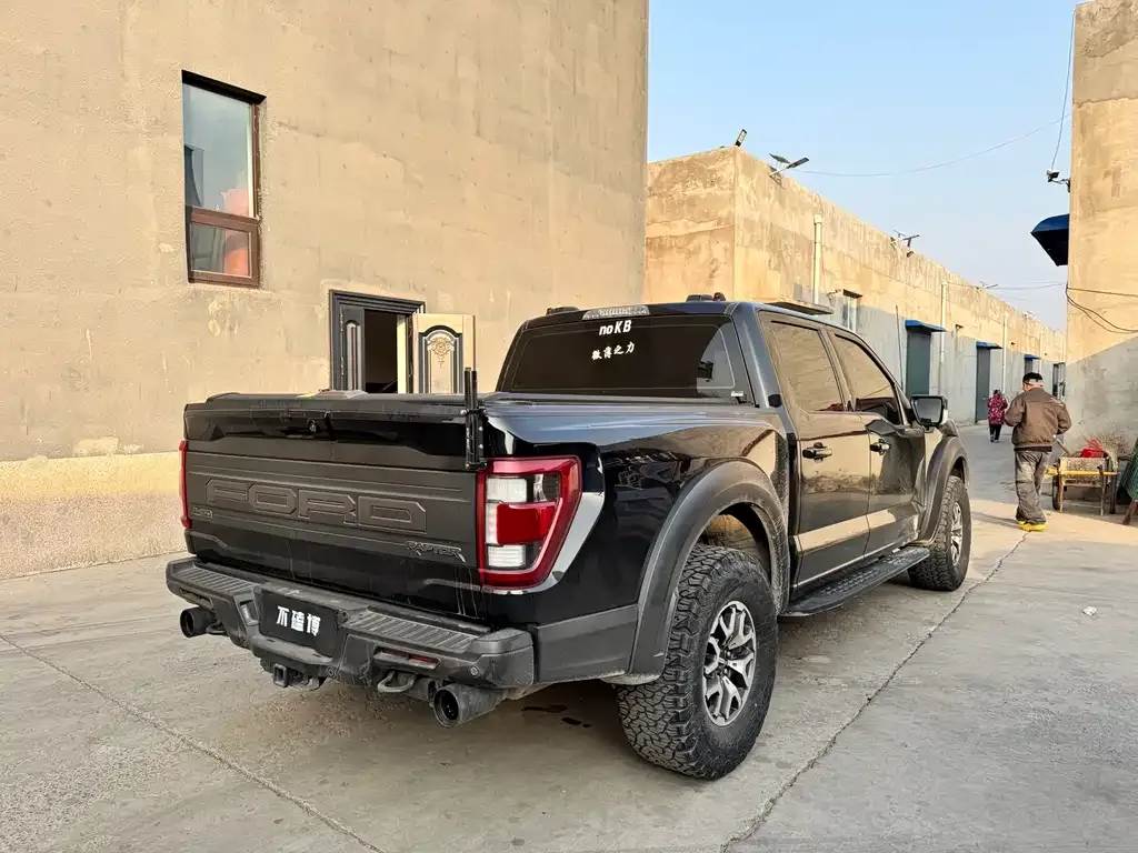 Ford F-150 Raptor — фото 10
