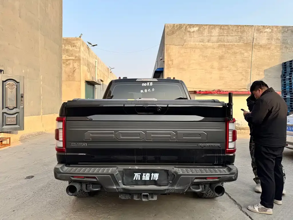 Ford F-150 Raptor — фото 5