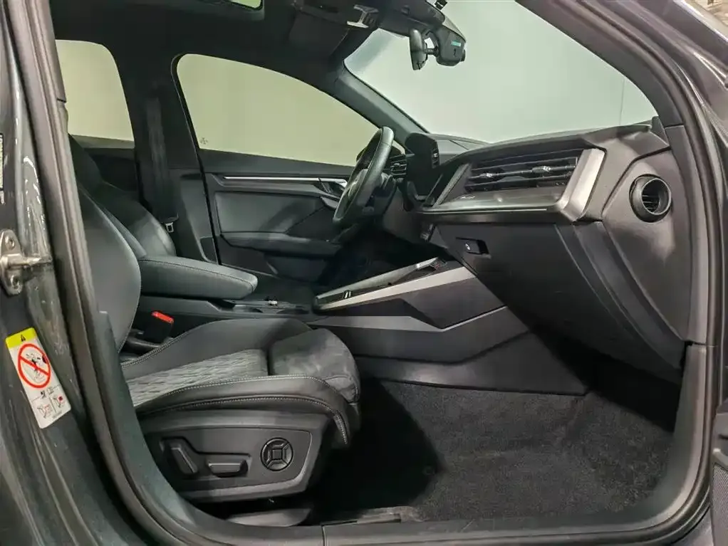 Audi A3 2024 из CN, фото 3