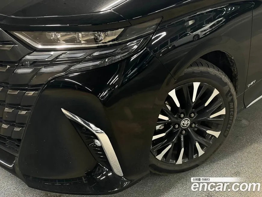 Toyota Alphard — фото 9