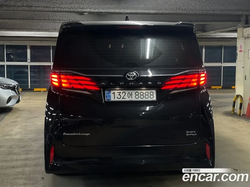 Toyota Alphard — фото 4