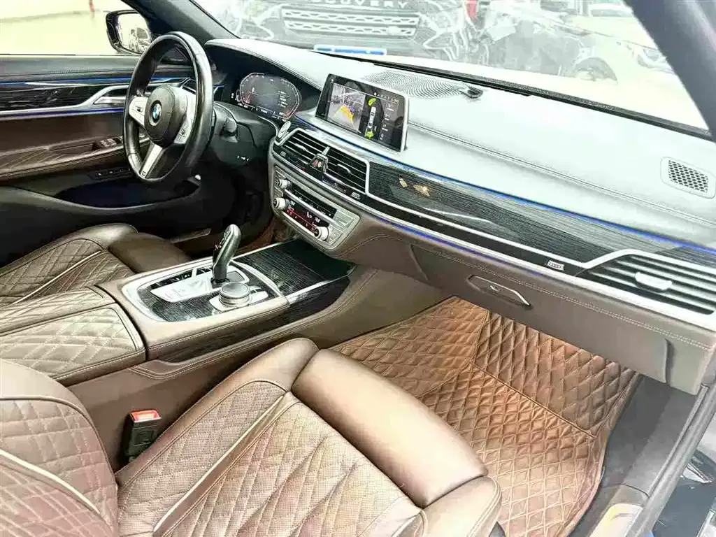 BMW 7 Series 2021 из CN, фото 9