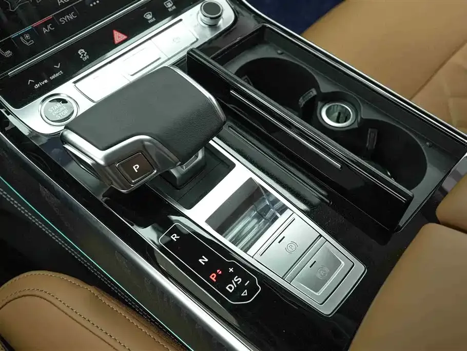 Audi A8 2022 из CN, фото 3