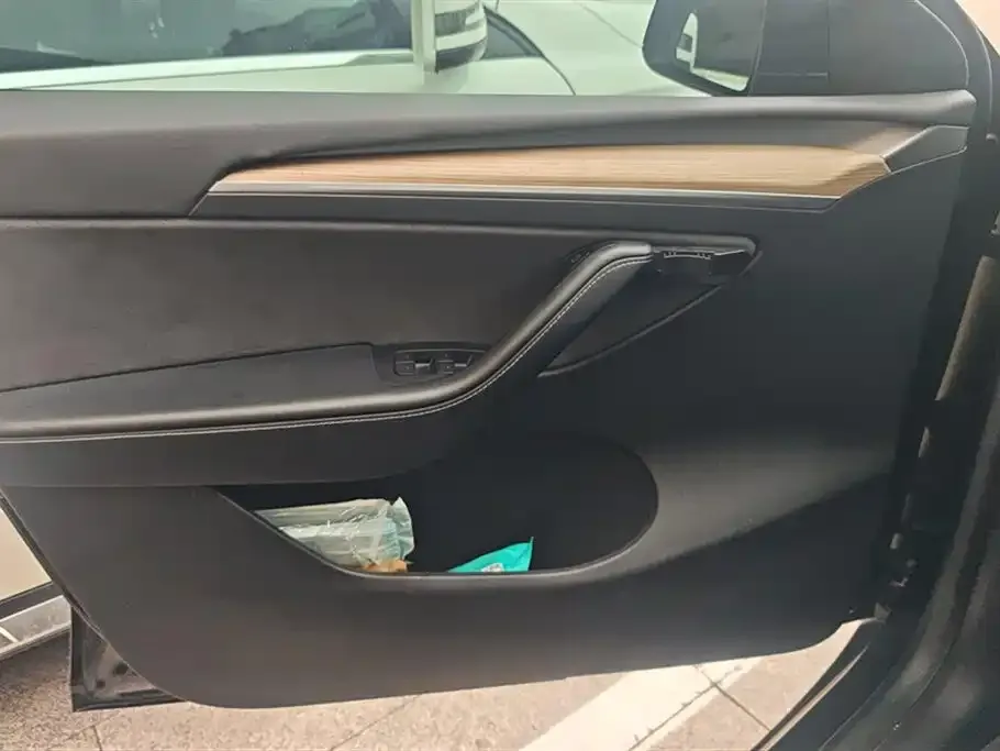 Tesla Model Y 2023 из CN, фото 7