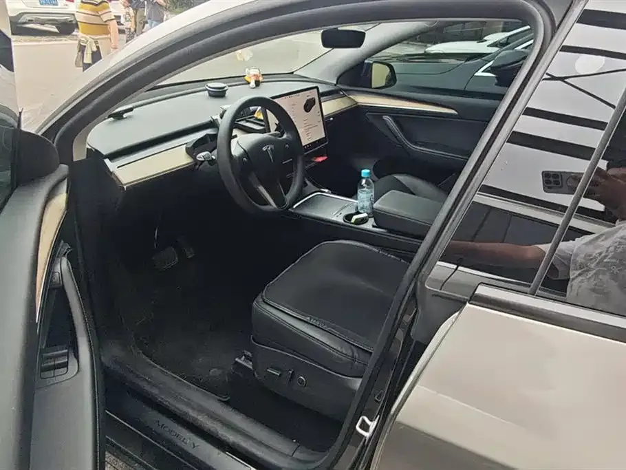 Tesla Model Y 2023 из CN, фото 9