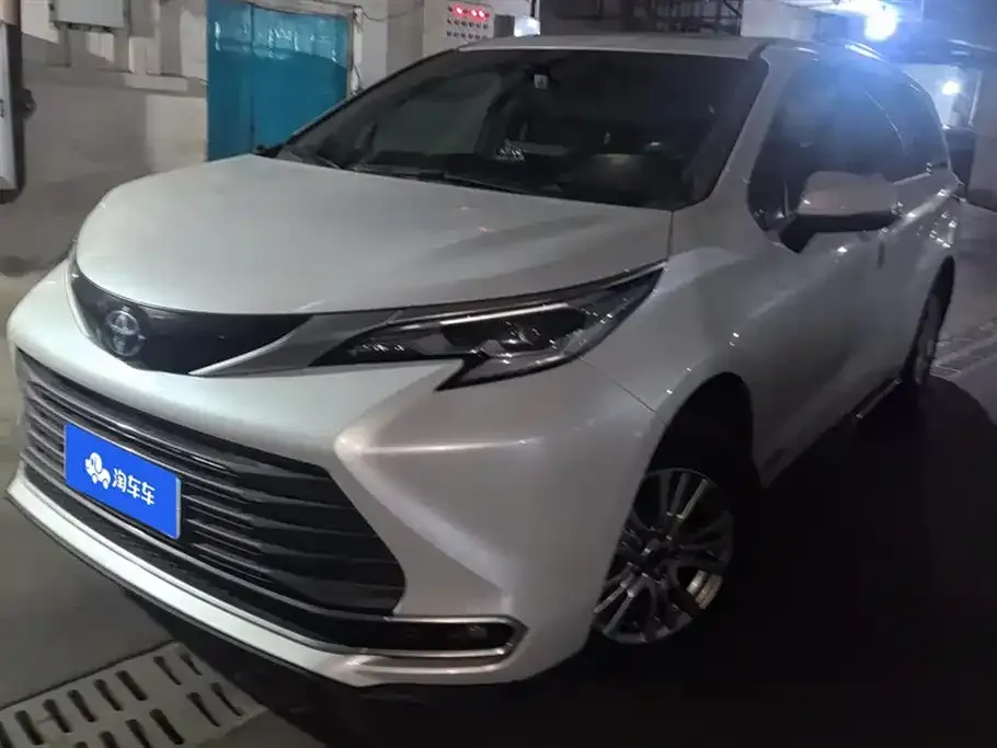 Toyota Sienna 2022 из CN, фото 1