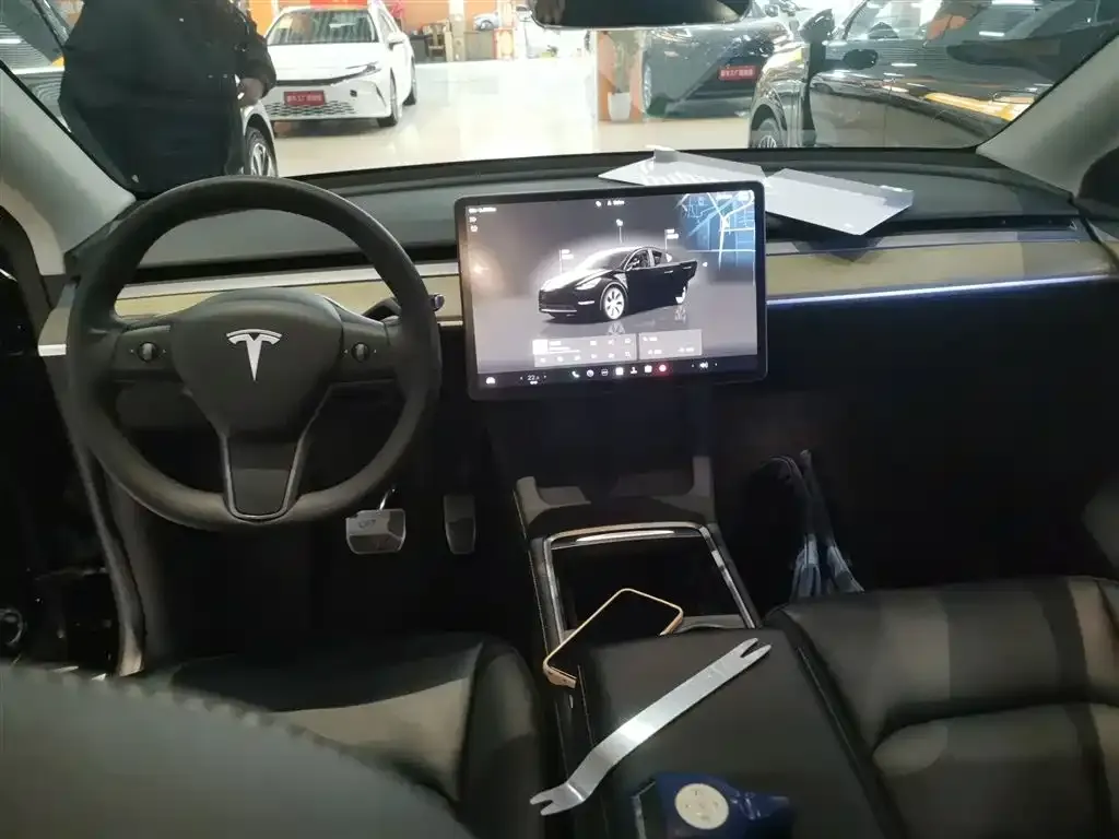 Tesla Model Y — фото 4