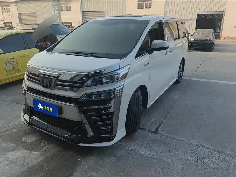 Toyota Vellfire 2023 из CN, фото 1