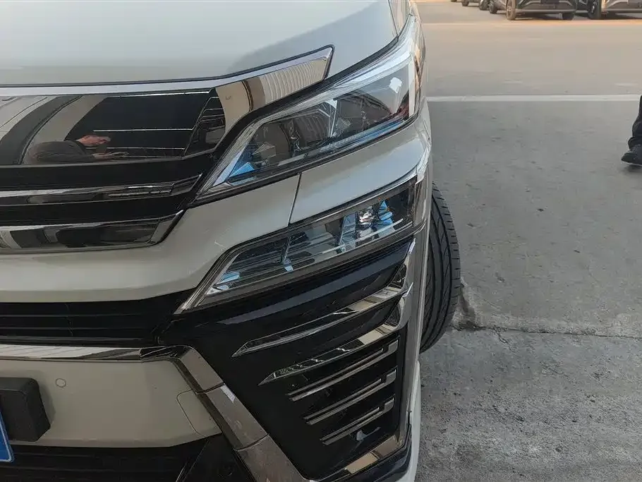 Toyota Vellfire 2023 из CN, фото 4