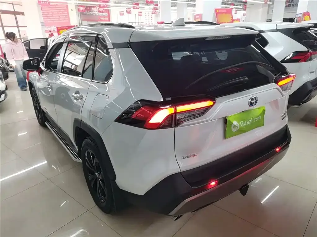 Toyota RAV4 2023 из CN, фото 8