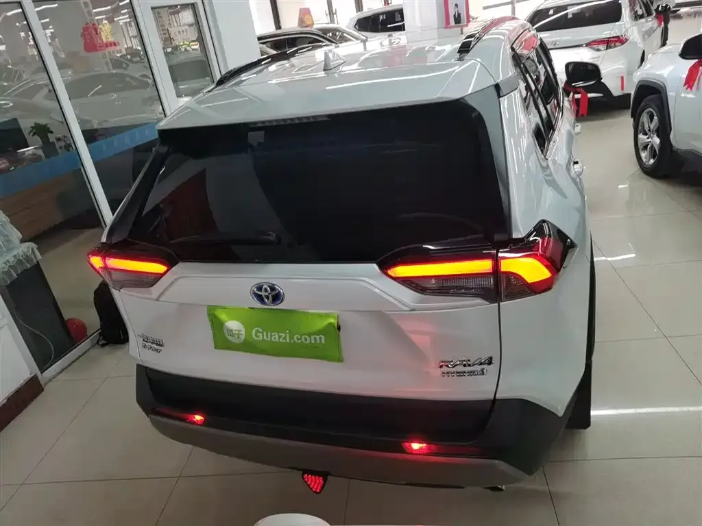 Toyota RAV4 2023 из CN, фото 9