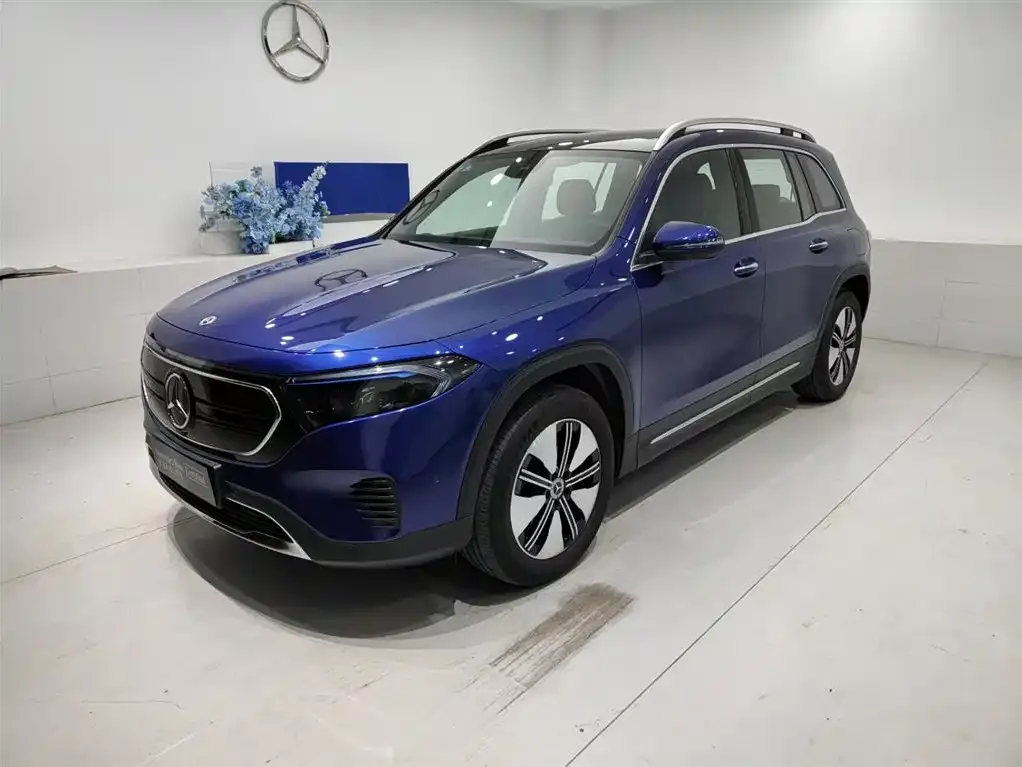 Mercedes-Benz EQB — фото 1