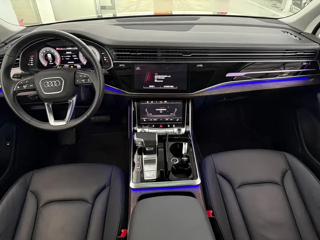 Audi Q7 2024 из CN, фото 7