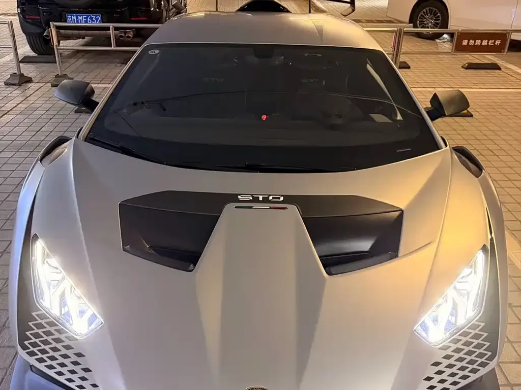 Lamborghini Huracan 2022 из CN, фото 1