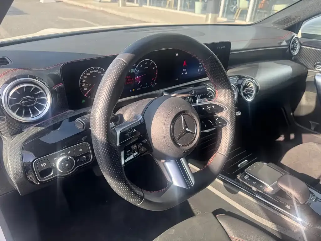 Mercedes-Benz A-Class 2023 из CN, фото 2
