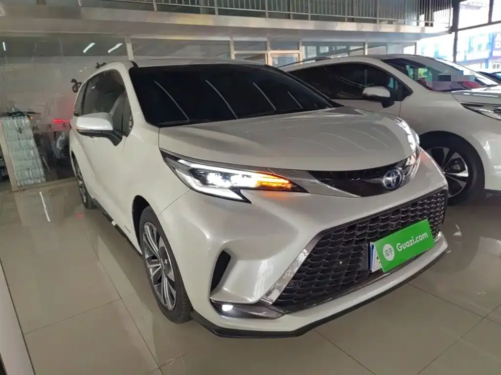 Toyota Granvia 2023 из CN, фото 7