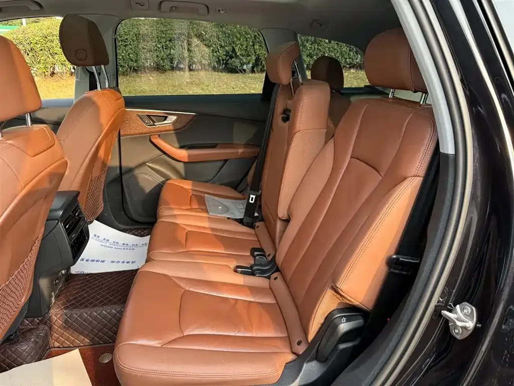 Audi Q7 2021 из CN, фото 2