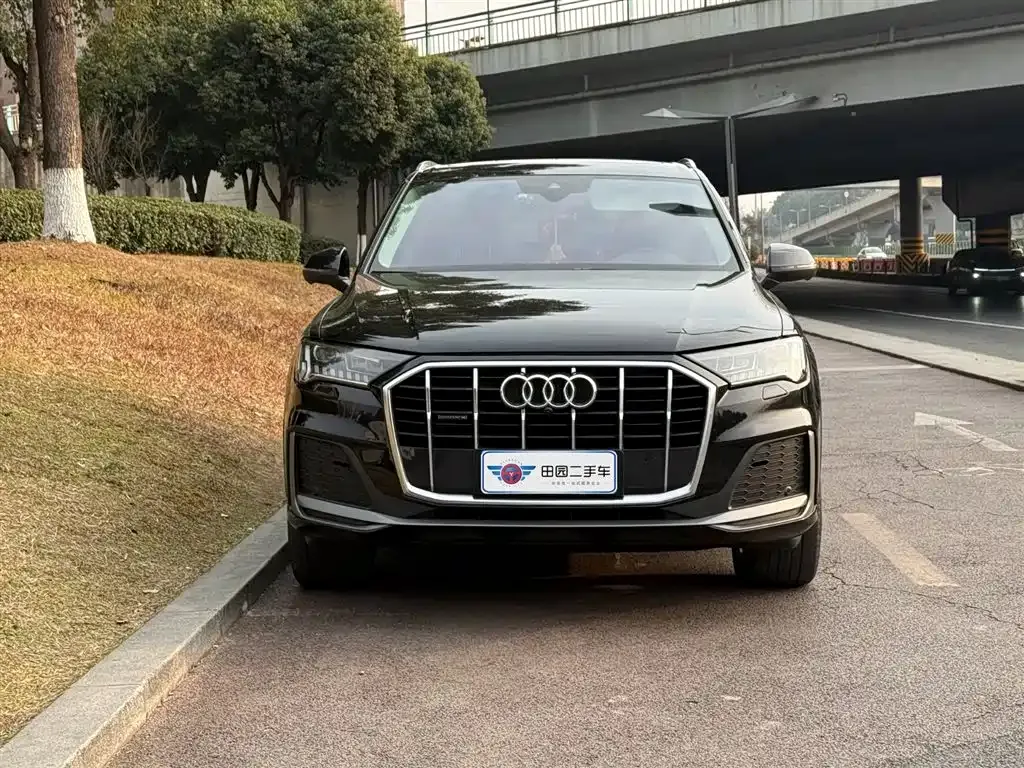 Audi Q7 2021 из CN, фото 9