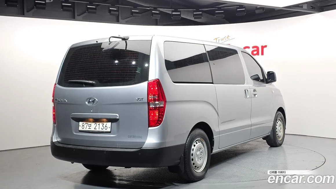 Hyundai Starex — фото 4