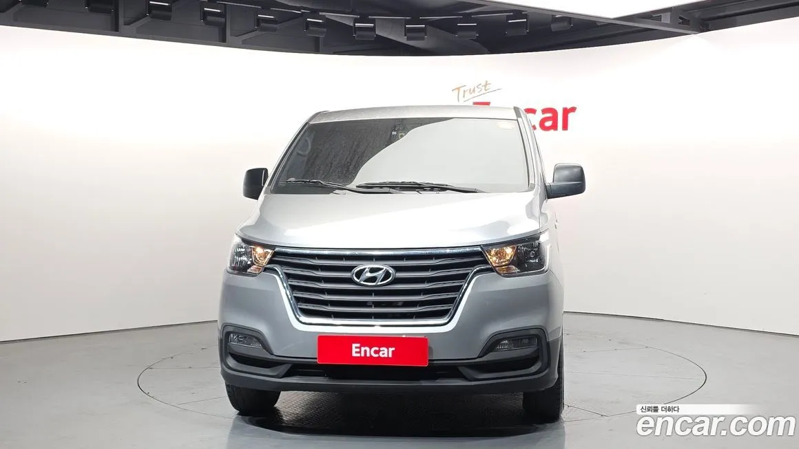 Hyundai Starex — фото 2