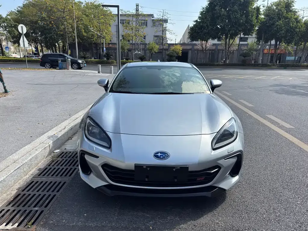 Subaru BRZ 2023 из CN, фото 7