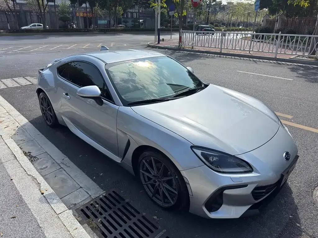 Subaru BRZ 2023 из CN, фото 9